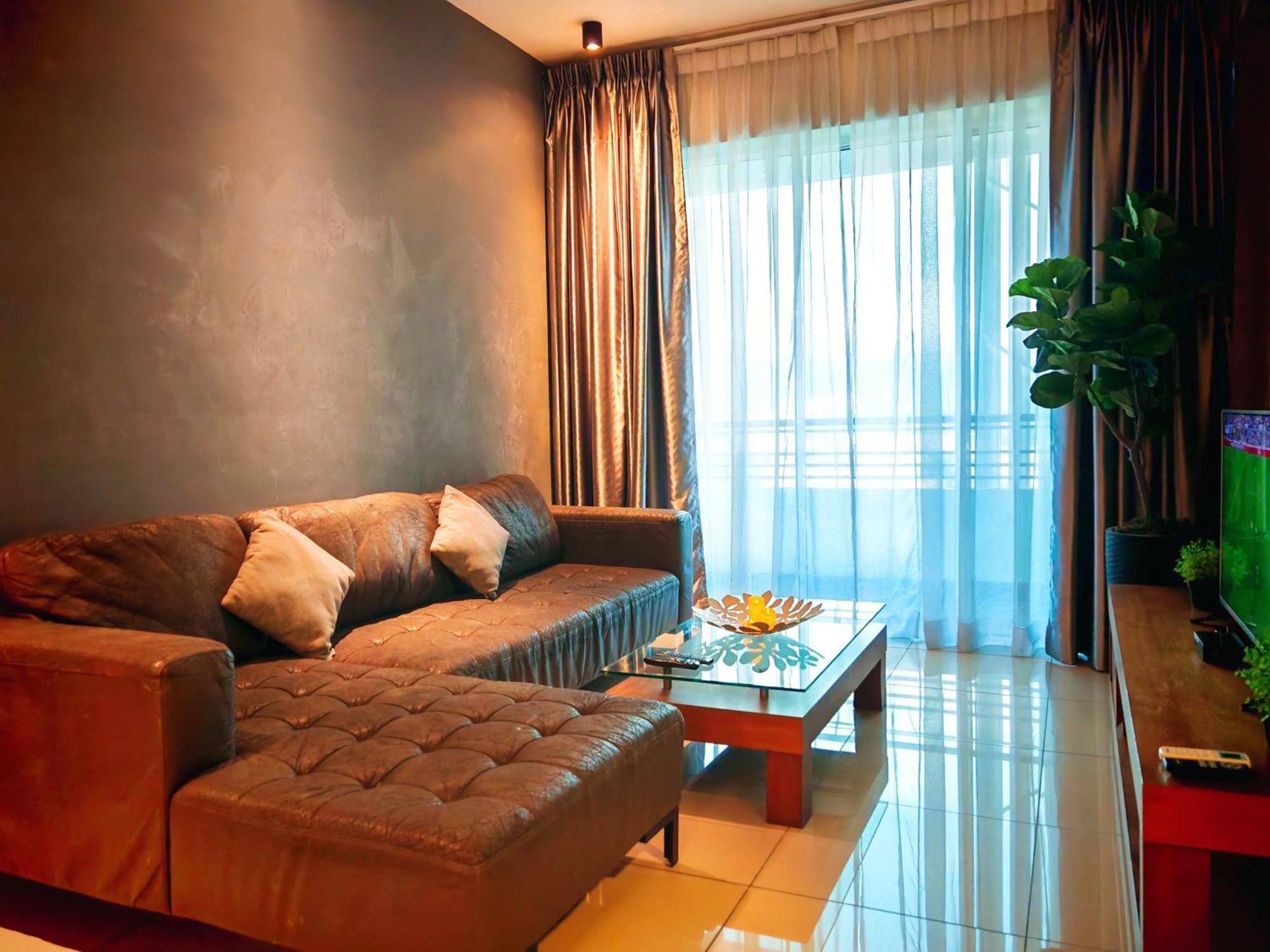 Majestic 3 Bedrooms Modern 6pax By Empire Apartment